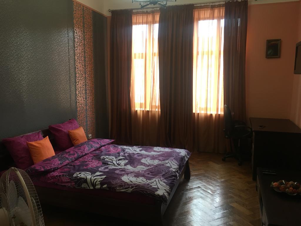 1 Starodubska Apartment Lviv Dış mekan fotoğraf